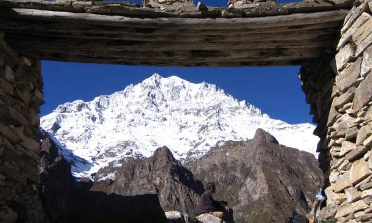 Narphu Valley Trek