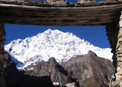 Narphu Valley Trek